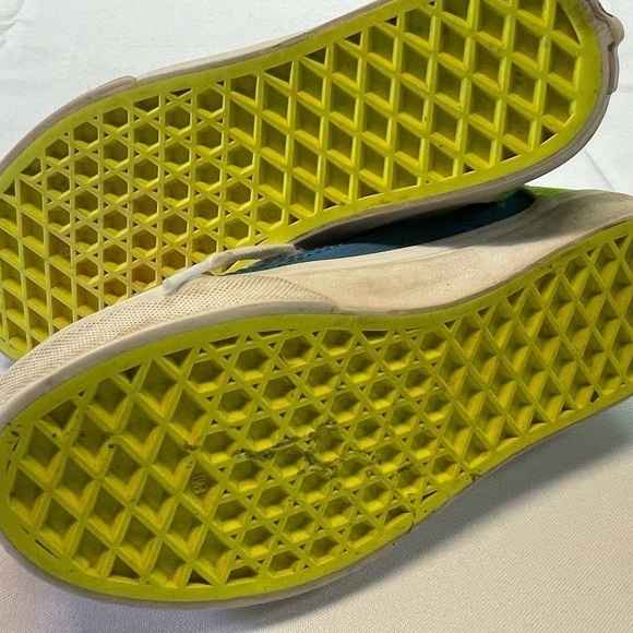 Girls VANS off the wall neon and white. Gently worn size 1. - Picture 4 of 6